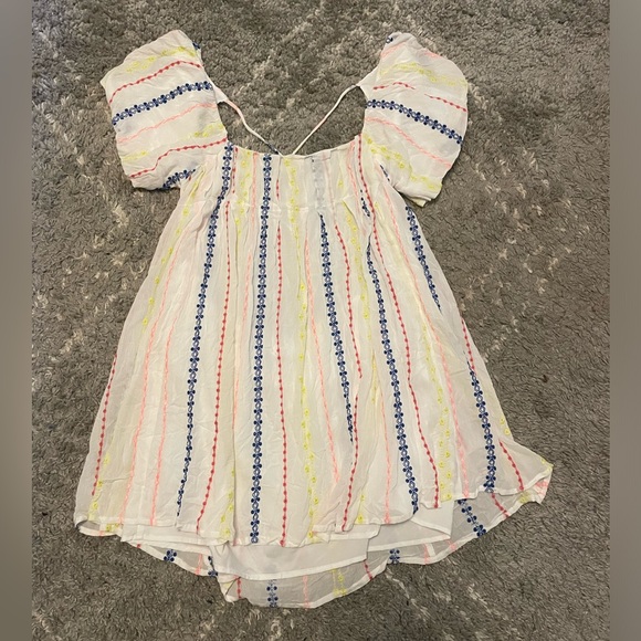 Sky to the Moon Boho Pink Stefania White Embroidered Puff Sleeve Dress - Picture 5 of 5